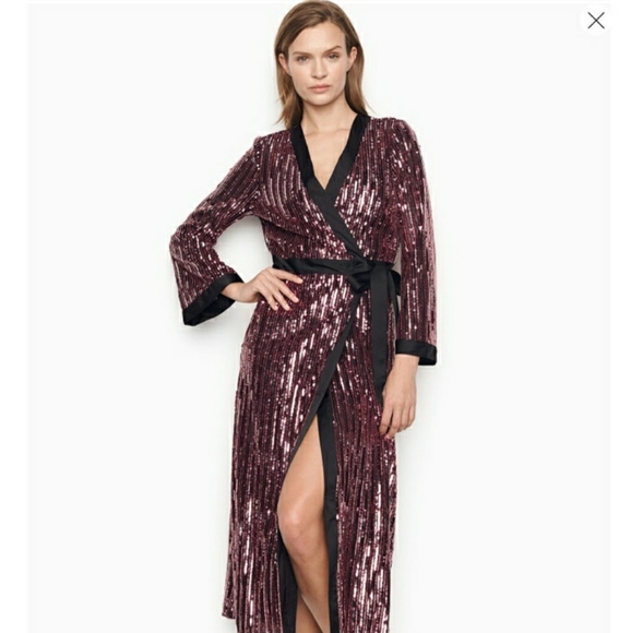 V.S sequins Robe - Picture 3 of 7